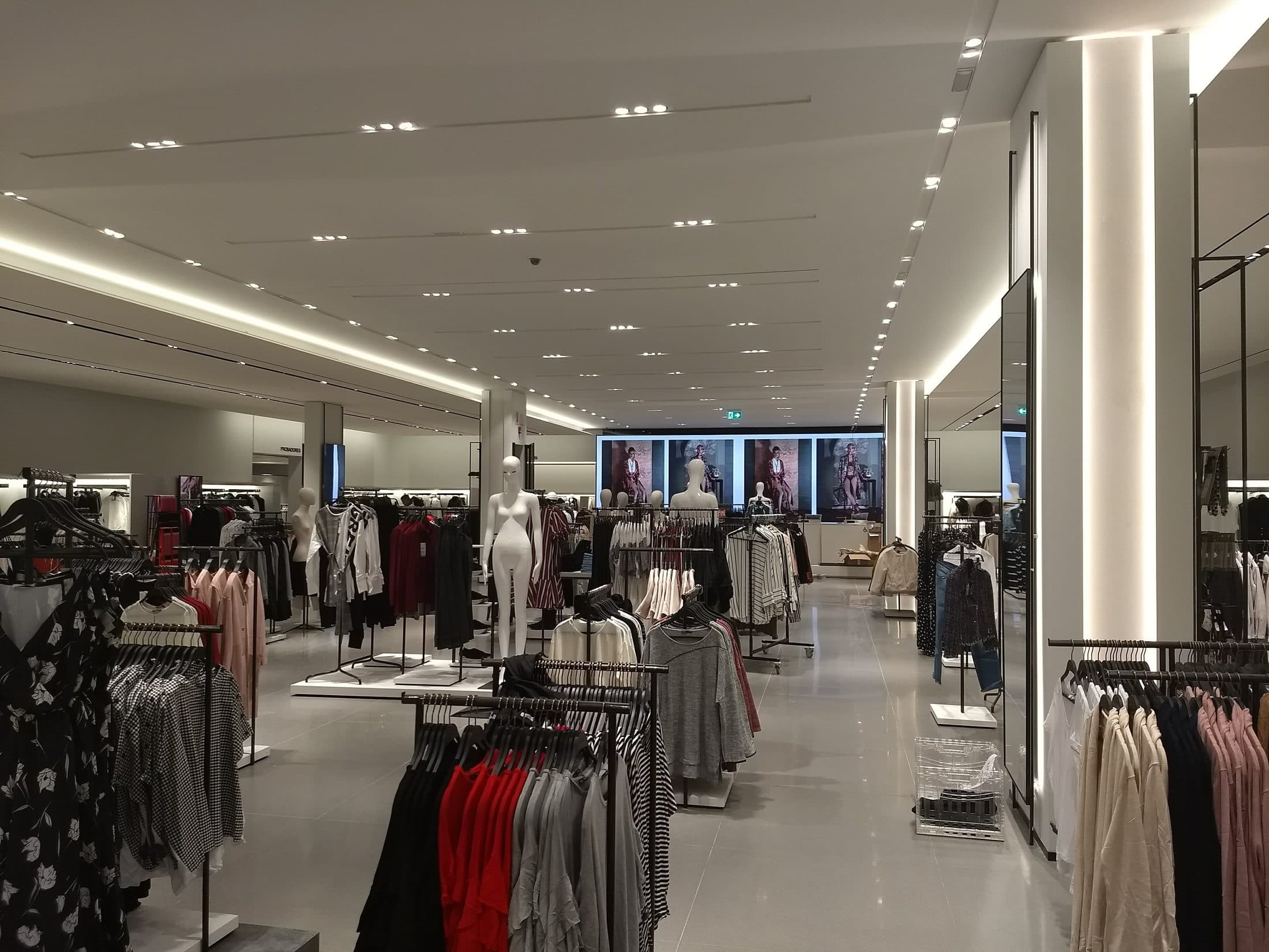 Salón unificado de la tienda Zara en el Shopping Alto Rosario